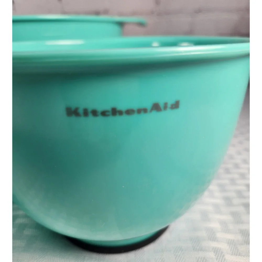 KitchenAid 3 Mixing Bowls - Aqua Sky/turquosis. 2.5qt, 3.5qt, 4.5 qt Sizes